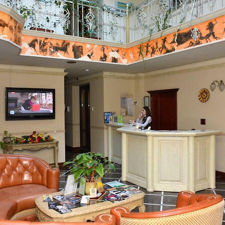 Atrium Hotel Ivano-Frankivsk Exteriör bild