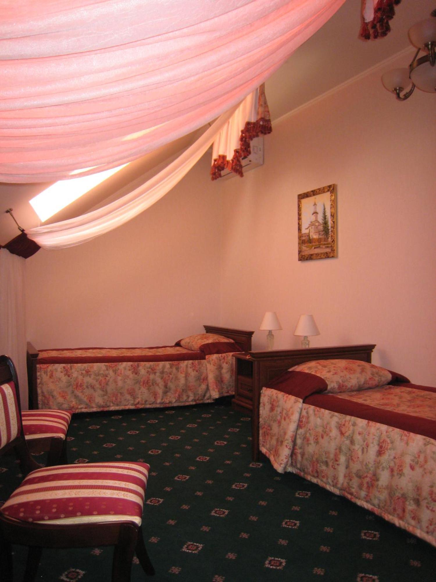 Atrium Hotel Ivano-Frankivsk Exteriör bild