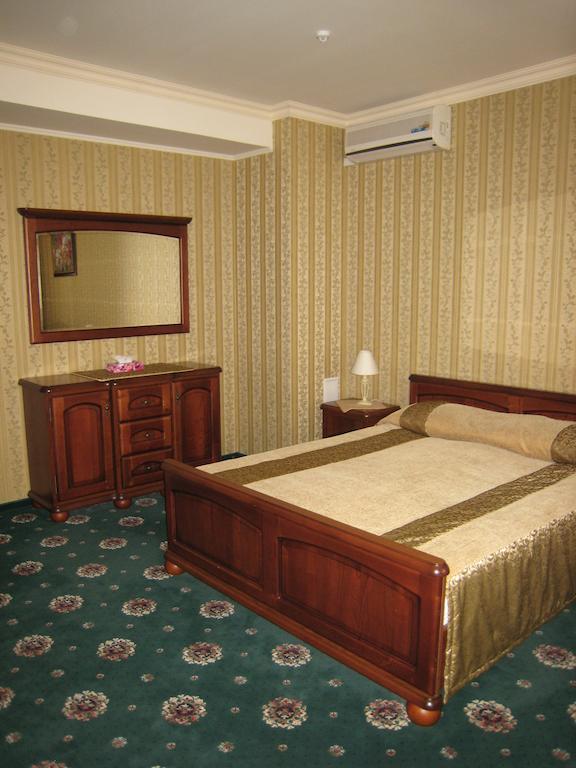 Atrium Hotel Ivano-Frankivsk Rum bild