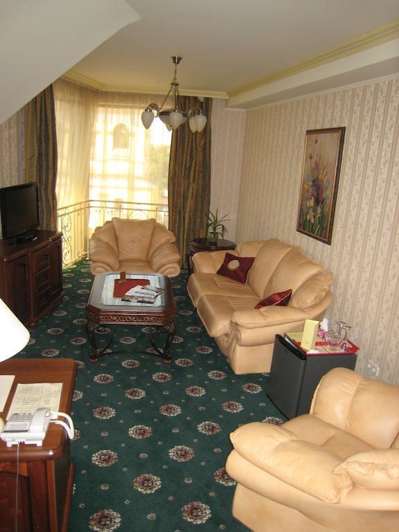 Atrium Hotel Ivano-Frankivsk Rum bild