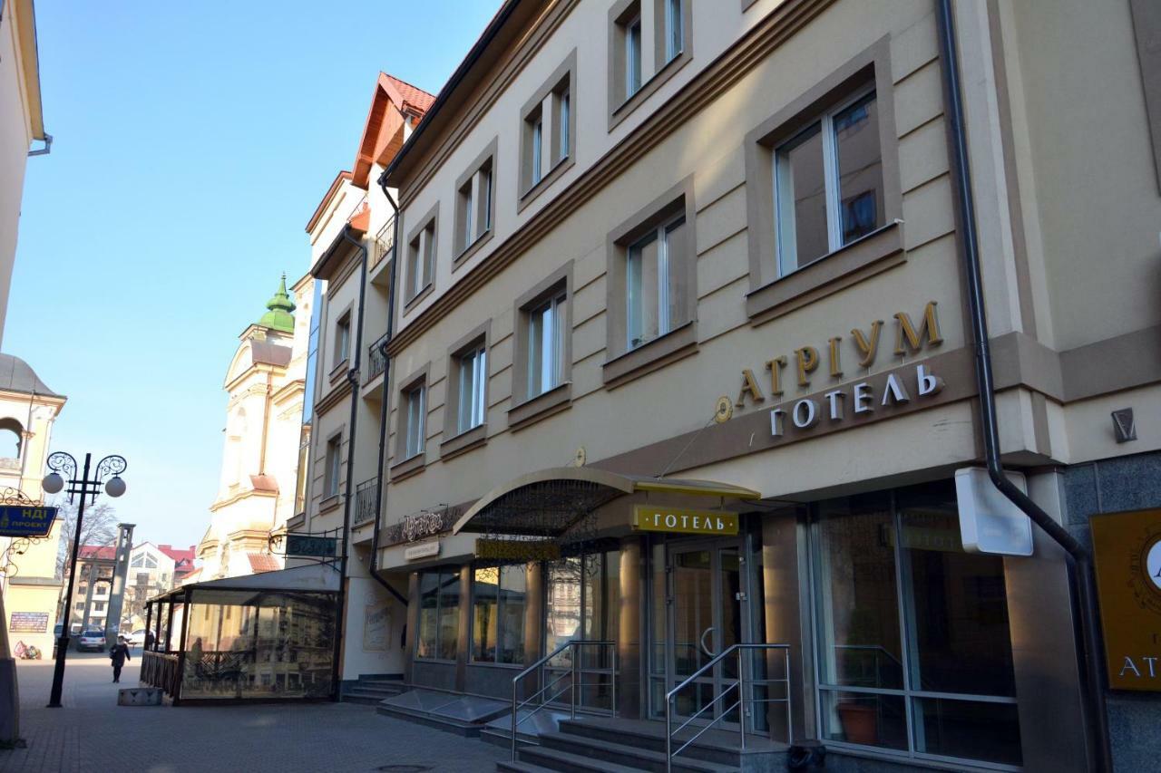 Atrium Hotel Ivano-Frankivsk Exteriör bild